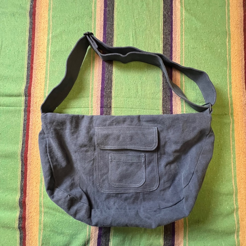 American Eagle Canvas Crossbody Bag Unisex Large Gray Crescent Messenger Sling